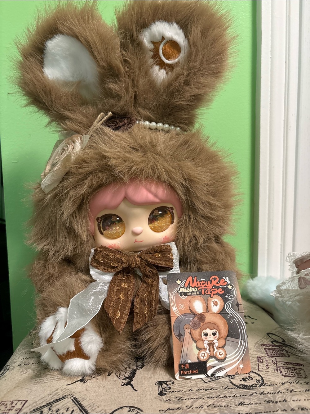 Mielno 400% Natural Videotape parched brown bunny with pink hair